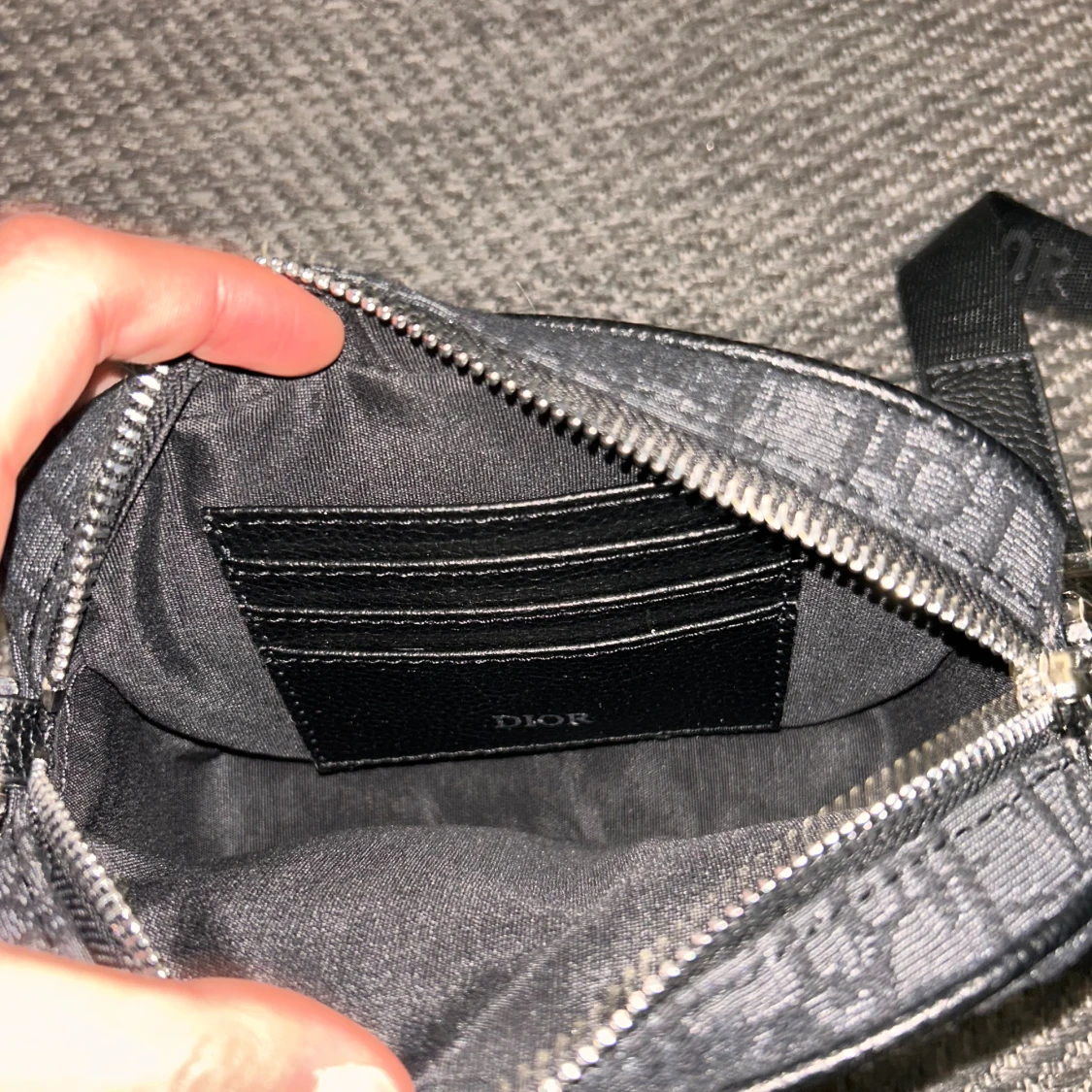 Svart axelväska från Dior - 2