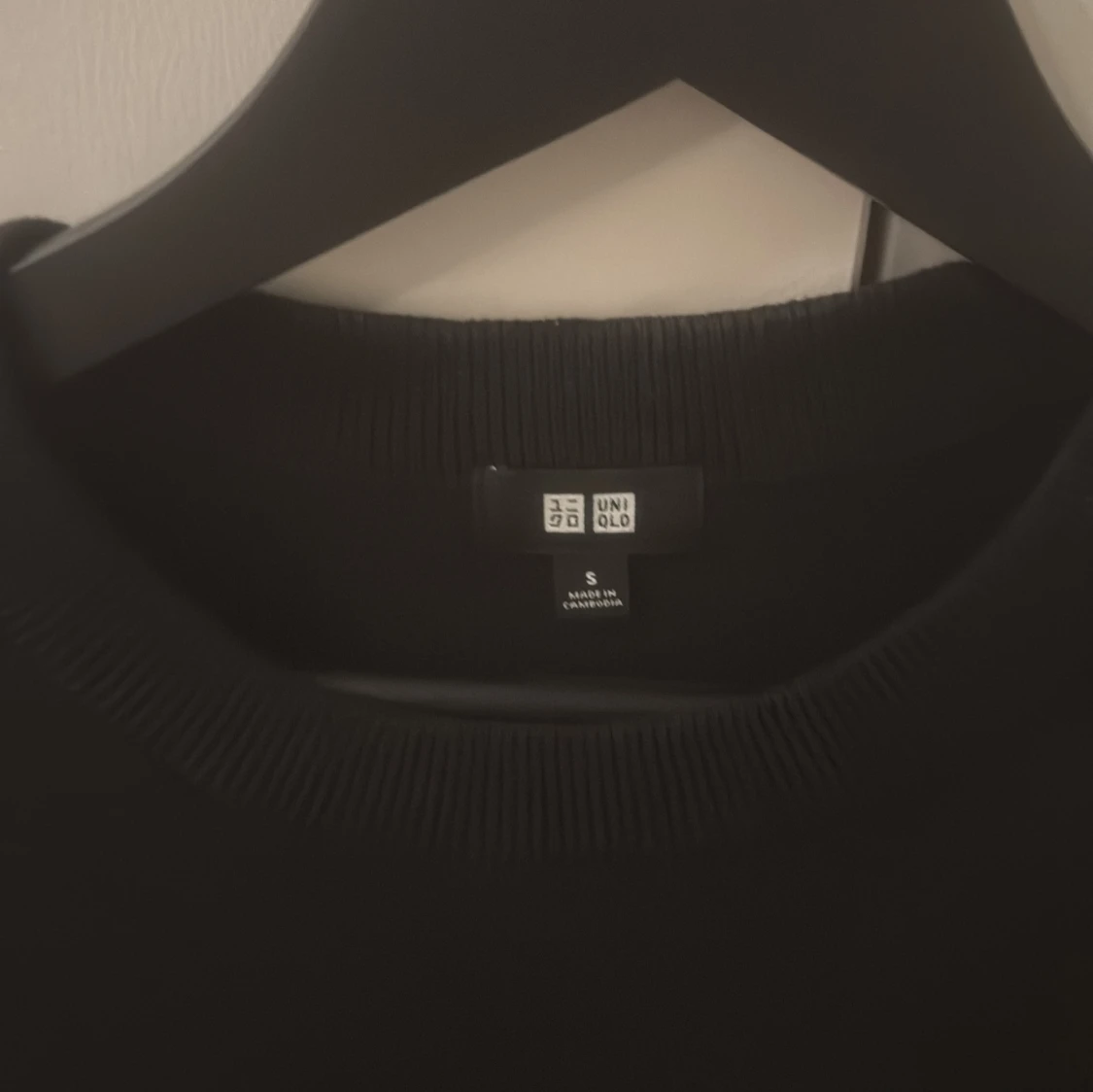 Svart stickad tröja från Uniqlo - 1