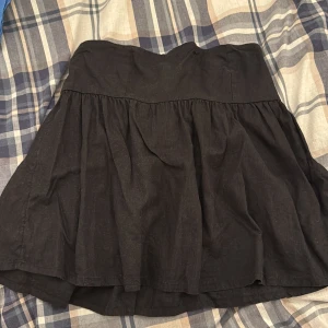 Tubtopp - Fin tubtopp från BikBok i storlek M. Fint skick. 