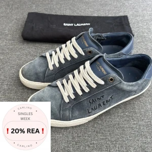 Saint Laurent Skor | 41 - Saint Laurent Text sneakers | Grymt skick | Original dustbag ingår | INGA BYTEN | Fraktar spårbart eller möts upp i Täby 