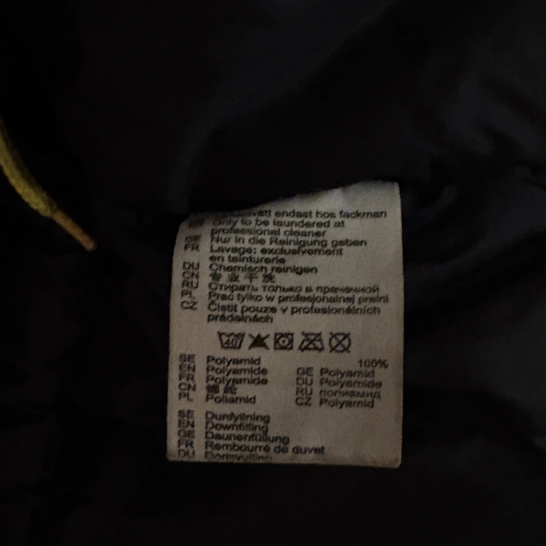 Svart puffjacka från Fjällräven  - 3