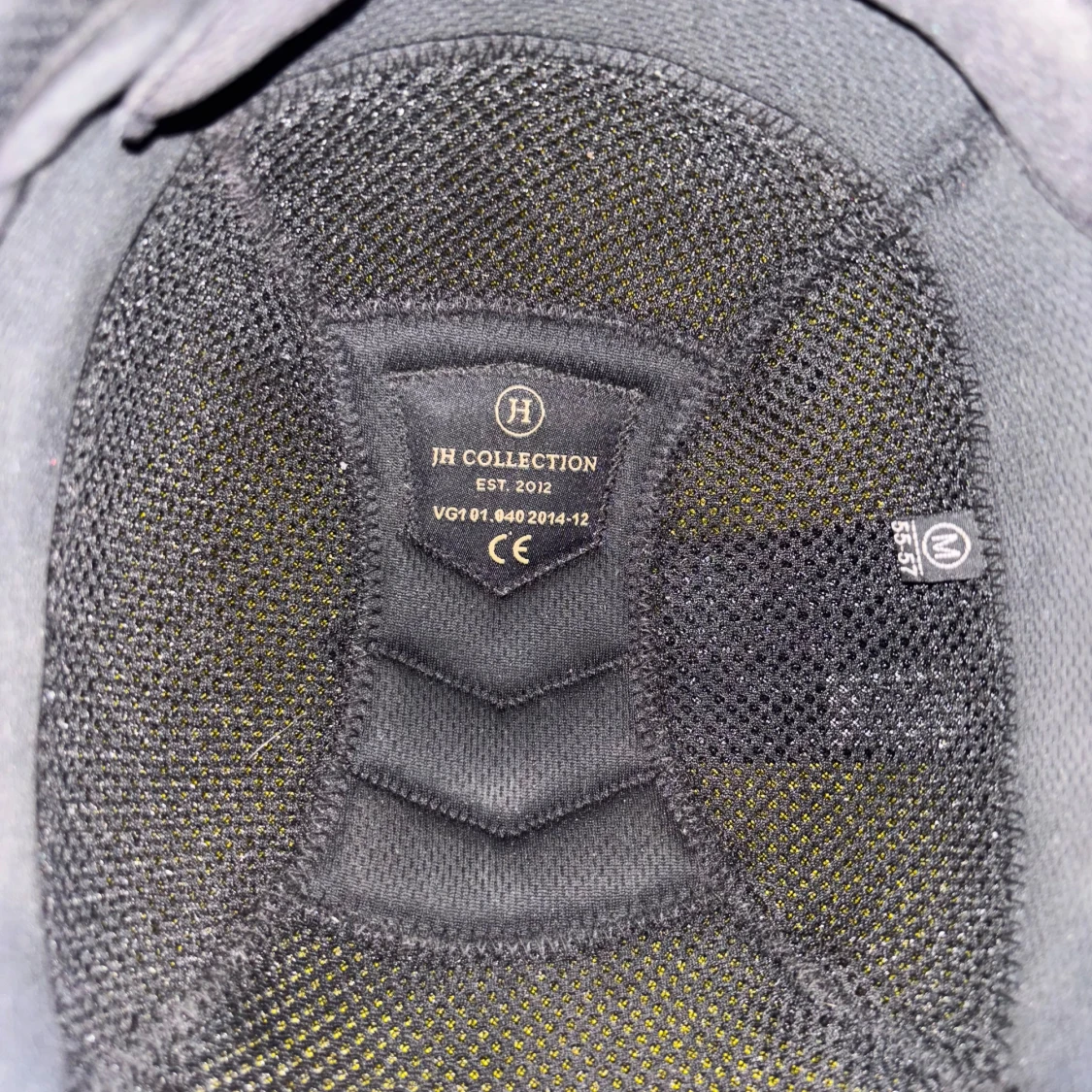 Svart ridhjälm från JH Collection - 4