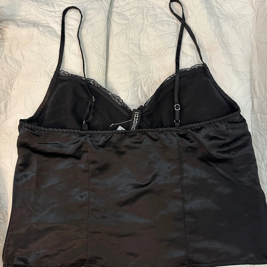 Svart satin topp från H&M  - 2