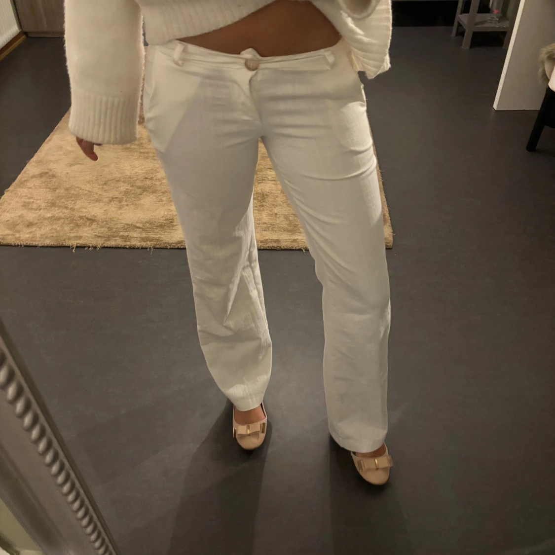 Vita raka linnebyxor med knappar - 1