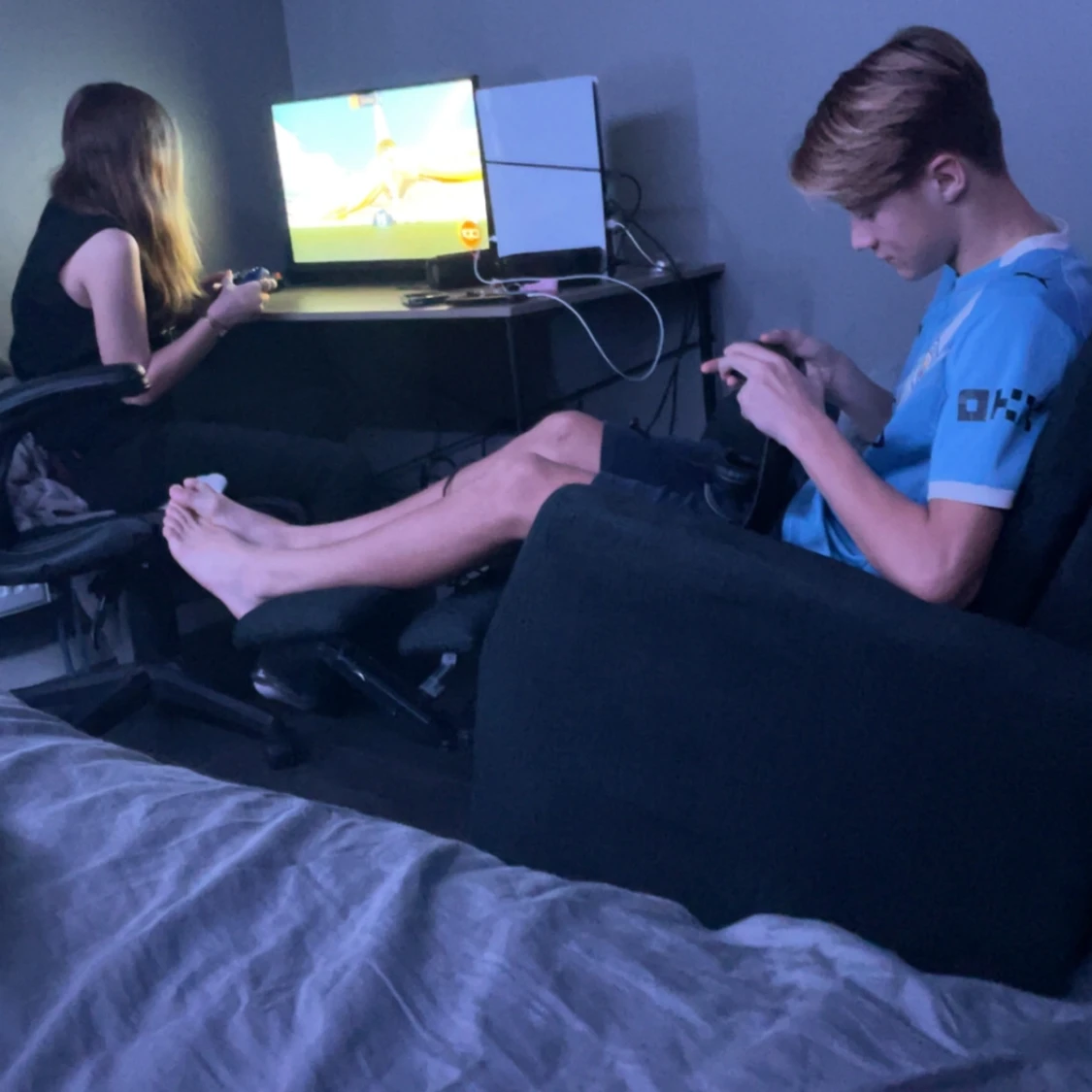 fina fötter från en söt blondin - 1