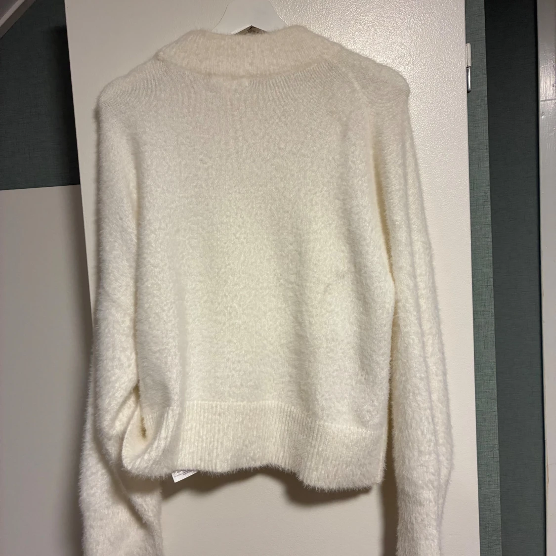 Vit fluffig stickad tröja H&M L - 4