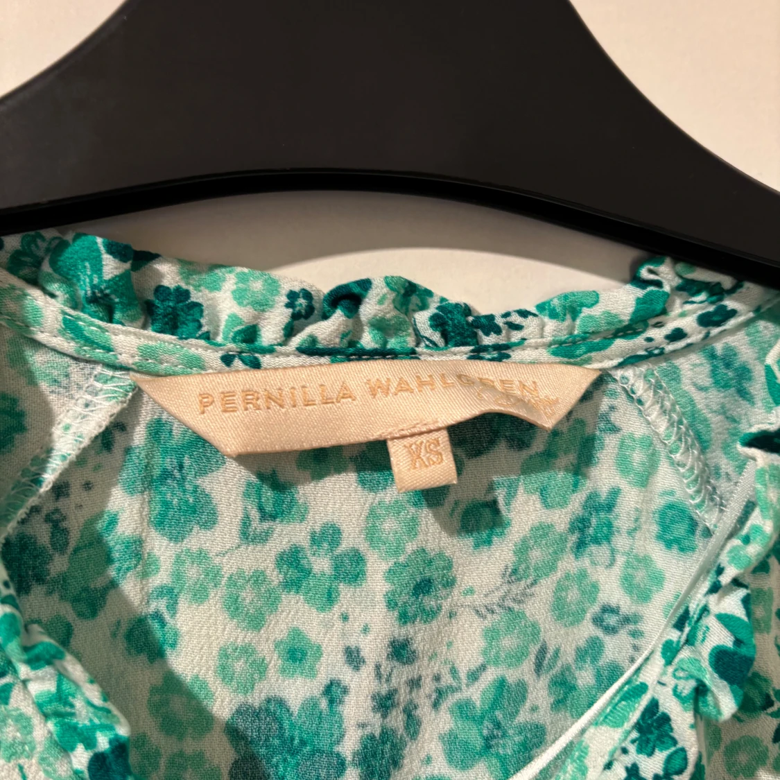 Blommig blus från Pernilla Wahlgren XS - 2