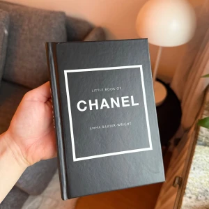 Coffee table bok - Coffee table bok eller skönhetslitteratur. Chanel bok
