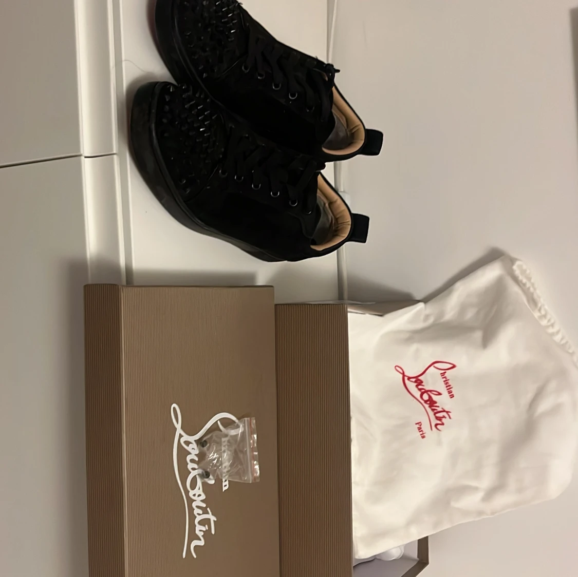 Svarta Louboutin sneakers med nitar - 2