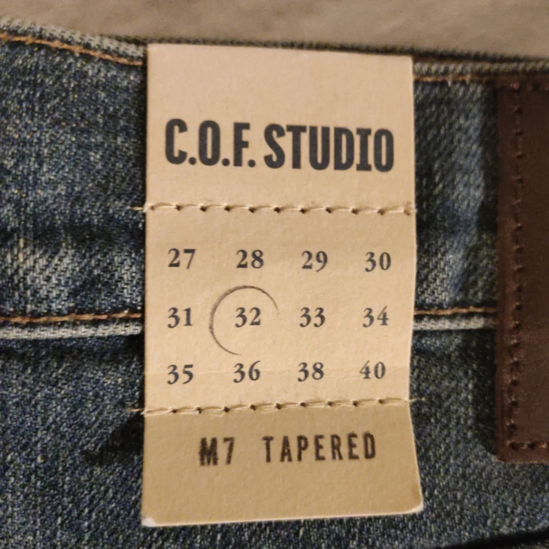 C.O.F Studio blåa jeans storlek 32 - 2
