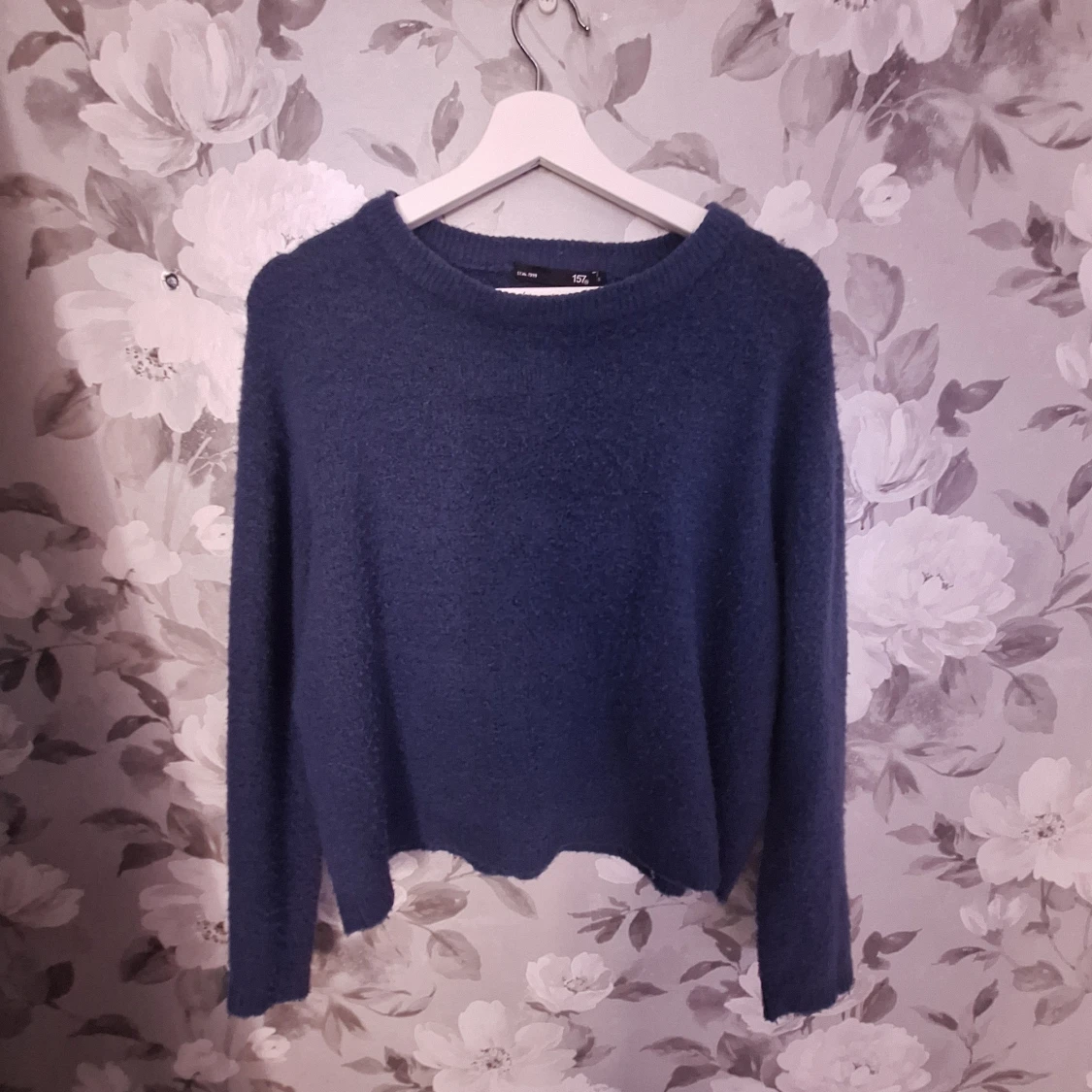 Mörkblå stickad tröja från 157