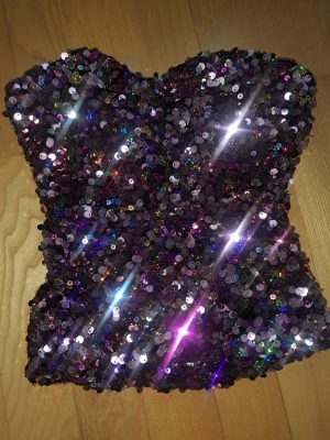 Paljett topp ✨️ - Paljett-topp från Zara i strlk xs. Passar perfekt på en fest eller tjejkväll. ✨️🎉 
