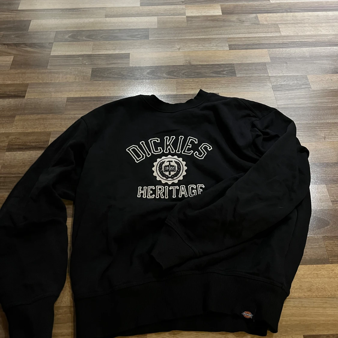 Svart sweatshirt från Dickies