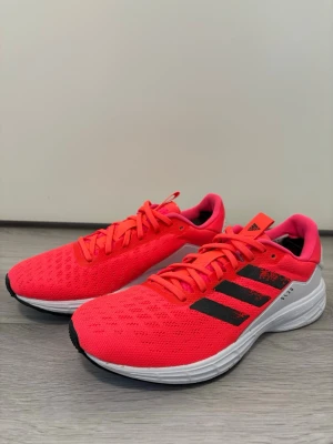 Adidas running shoes - ADIDAS SL20 Malli: FV7342 Koko: 39 1/3 Ovh: noin 120e Neutraali askellus  Postitus/nouto