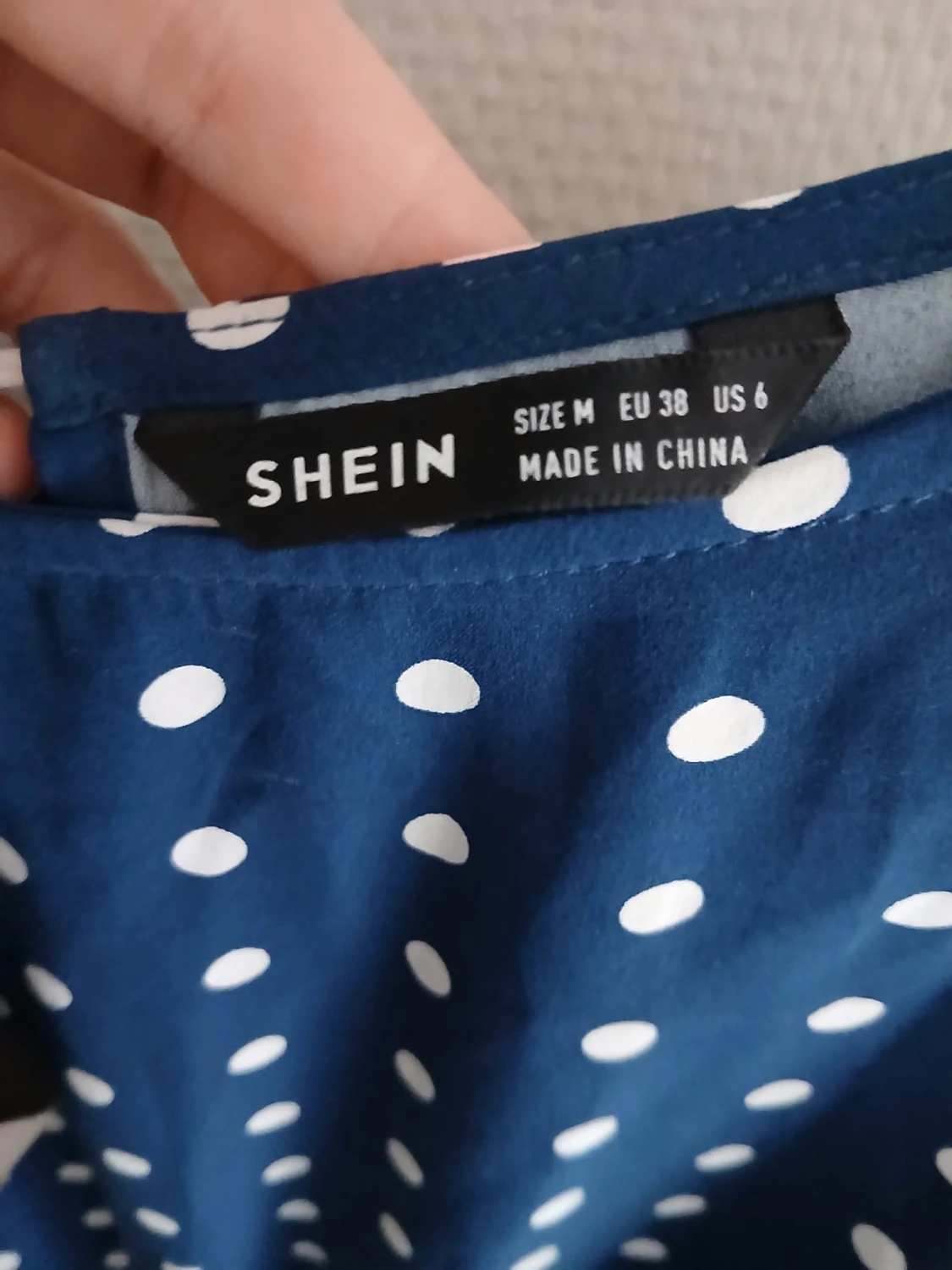 Marinblå prickig klänning Shein M - 1