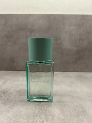 CAIA Le Ciel parfym turkos glas - Parfym använd ett fåtal gånger.