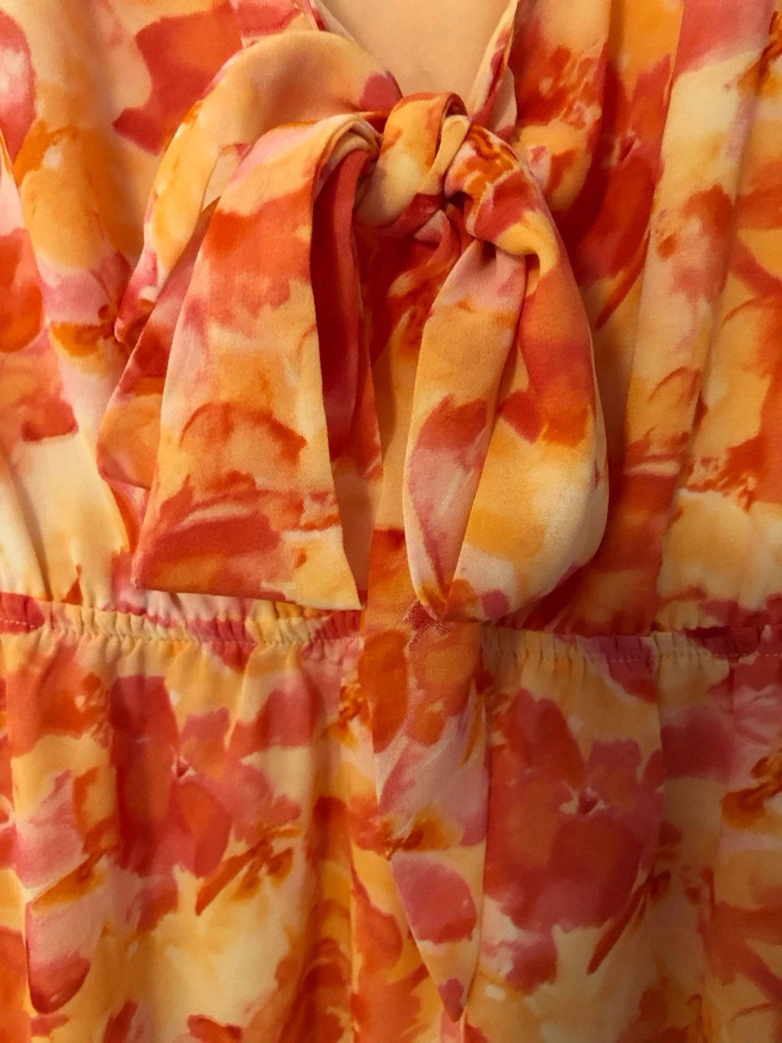 Blommig kortklänning med volang - 2