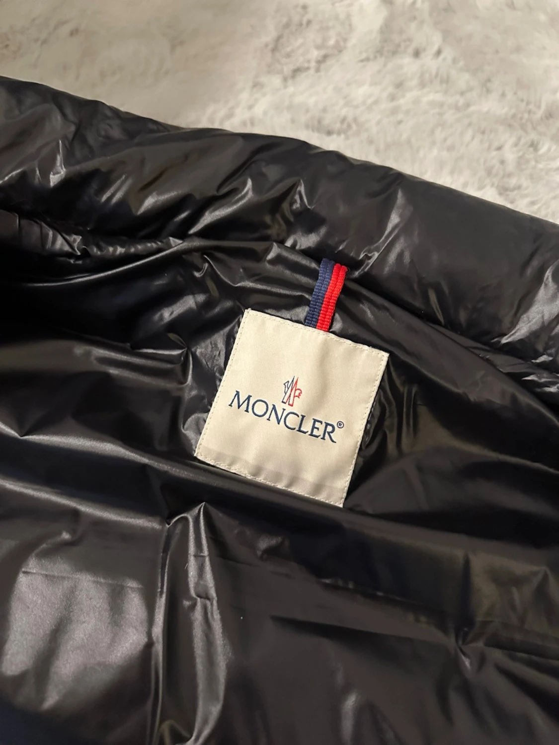 Svart dunväst från Moncler - 4