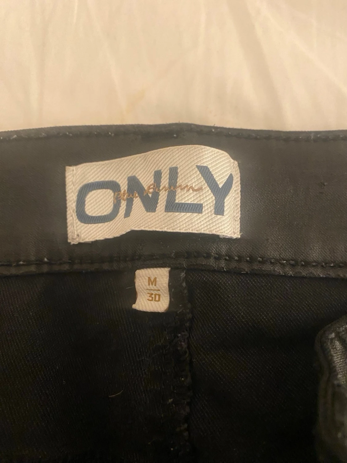 Svarta bootcut skinn byxor från ONLY - 1