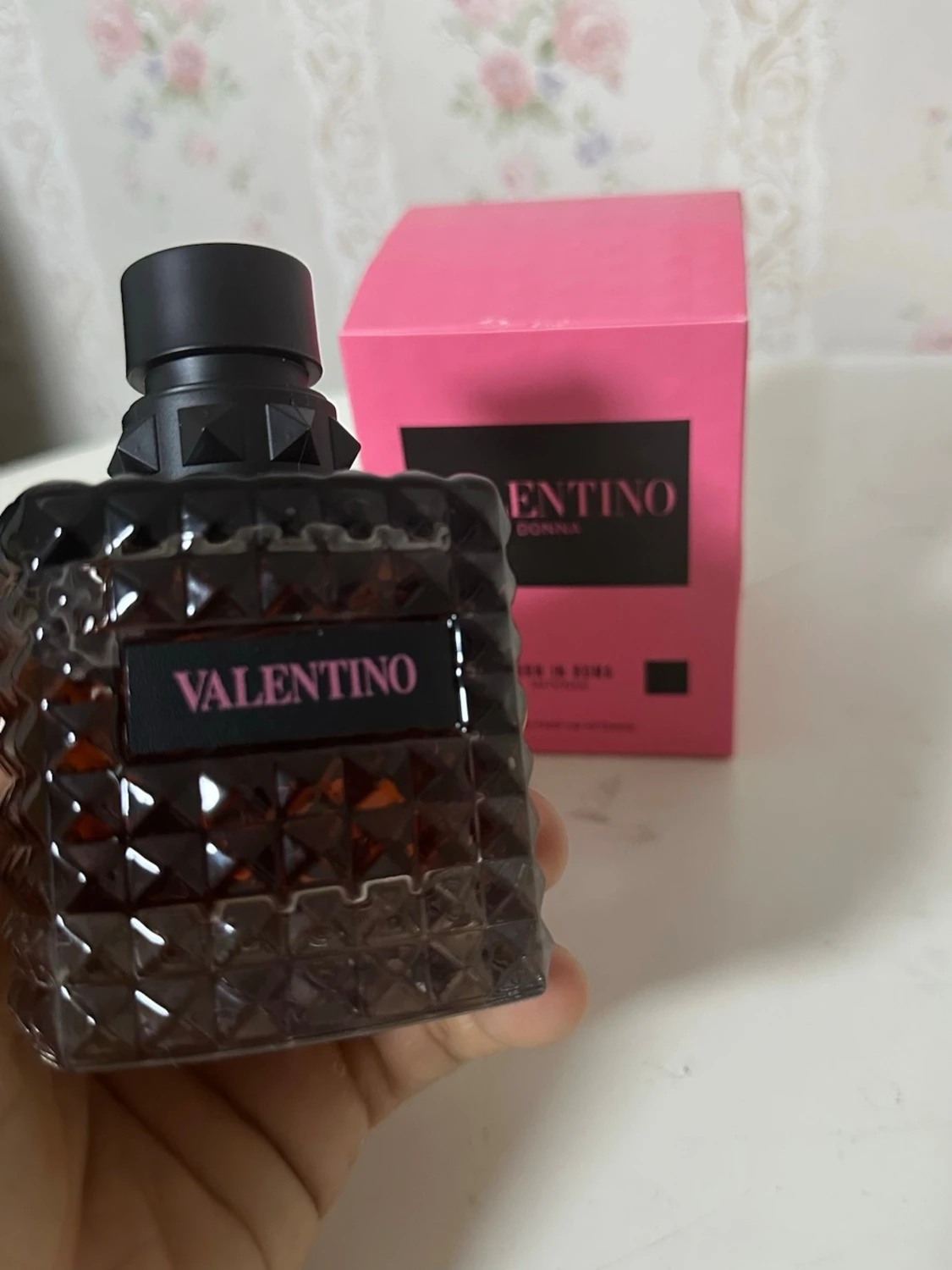 Valentino Donna Born In Roma Intense