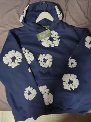 denim tear hoodie - Storlek M, bra skick, nästan aldrig använd, kan förhandla priset