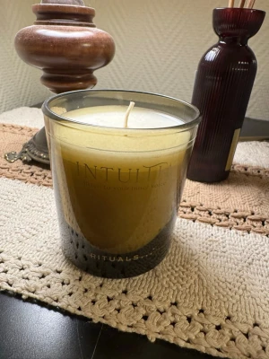 Ljus rituals - Ljus i serien Intuitia