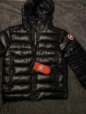Jacka från canada goose - Storlek S men passar M också 