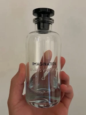 Louis Vuitton Imagination parfym/parfym prover/samples - Säljer samples av denna grymma doft! 2ml: 95kr | 3ml: 129kr | 5ml: 199kr | 10ml: 359kr | Frakt kan lösas privat för en än mycket billigare peng!