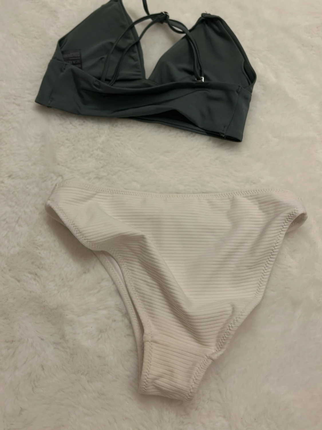 Mörkgrå bikiniöverdel från H&M - 1