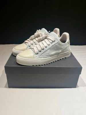 Numeris Vintage Denim skor - Numeris skor i nyskick, aldrig använda. Storlek 45. Pris kan diskuteras. Skickas i annan box.