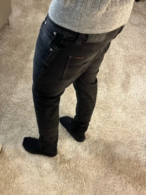 Nudie Jeans Lean Dean - Nudie Jeans | skick 9/10 | Storlek 31/32 | Pris - 599kr | Modellen är ca 179cm lång | Hör av dig vid minsta fråga eller fundering!!