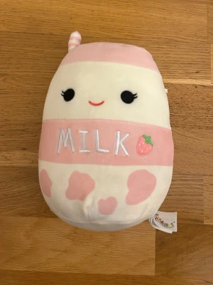 Squishmallow - Rosa mjölk Squishmallow. Kan sänka priset