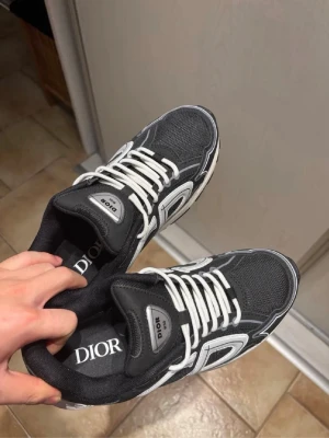 Skor b30 - Säljer mina b30 om ni vill ha bättre bilder kom privat, vid snabb affär bättre pris 