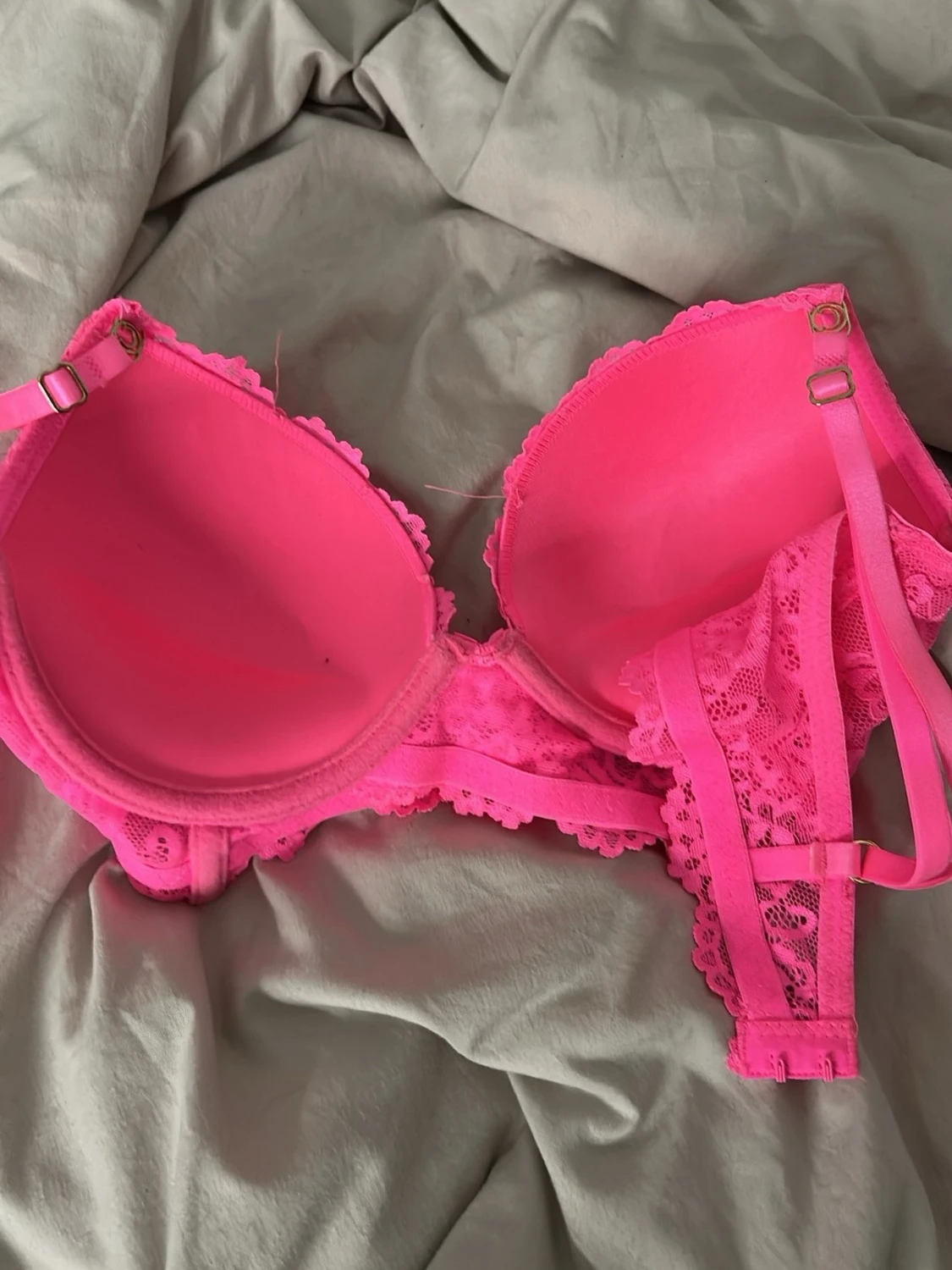 Neonrosa spets-bh med vaddering - 2