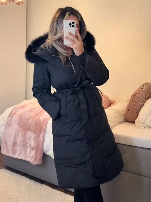 Mary jacket - Mycket fint skick. Köpt från femininaofsweden för 3600. Mest sålda på deras hemsida.                        Feminina of sweden