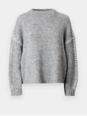 Stickad ttöja - Såå snygg grå stickad tröja, den är knappt andvänd och bara fråga om fler bilder, mått osv🤍