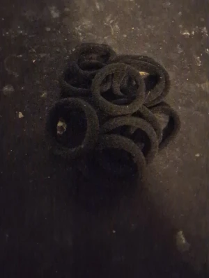 Svart hår tofsar - Fint skick 