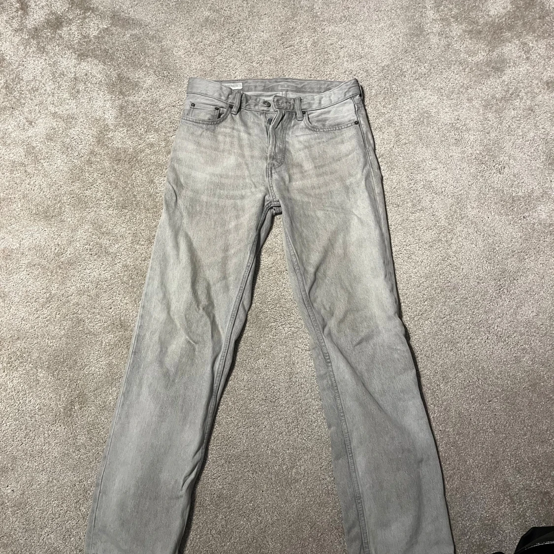 Grå raka jeans från Zara