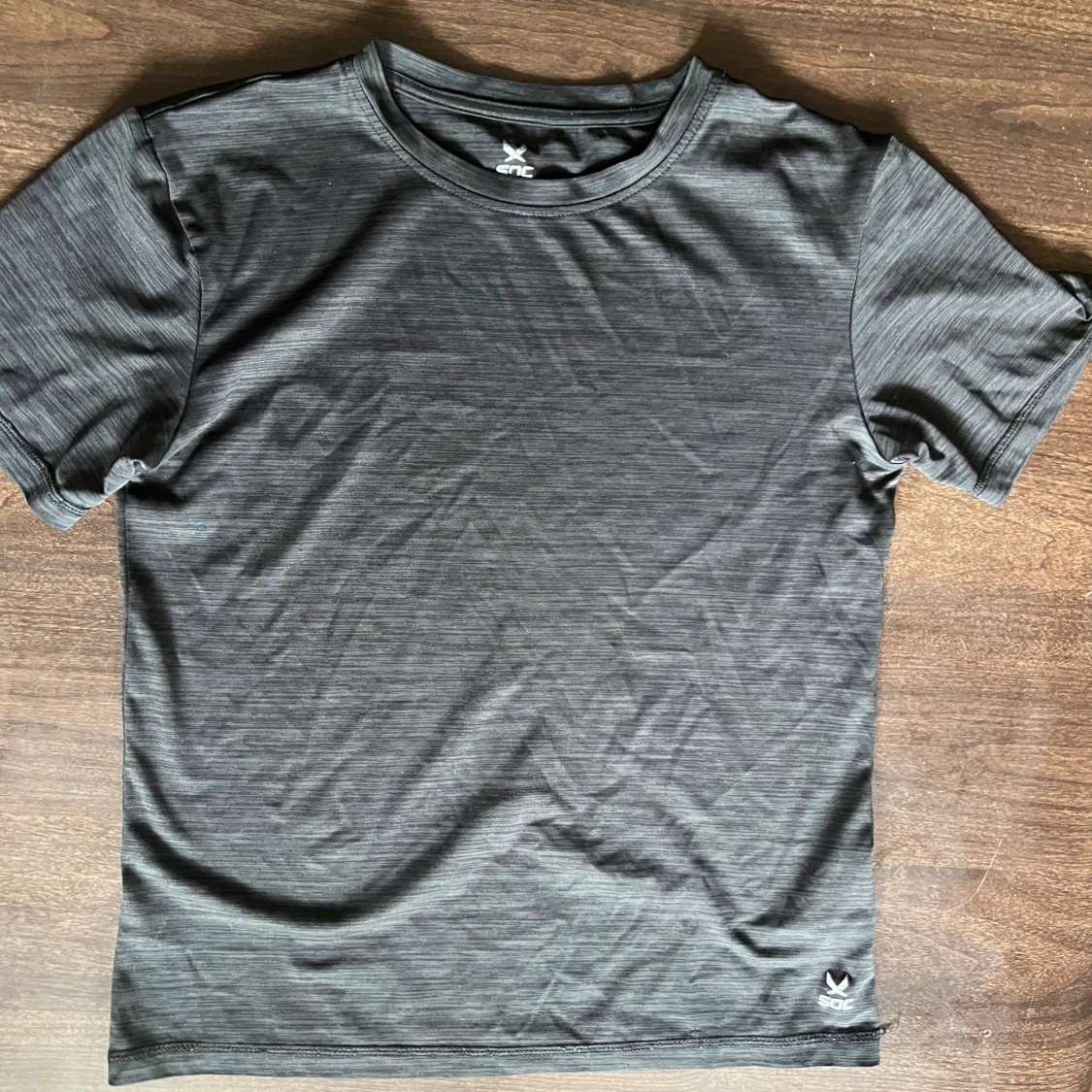 Mörkgrå tränings-tshirt från SOC