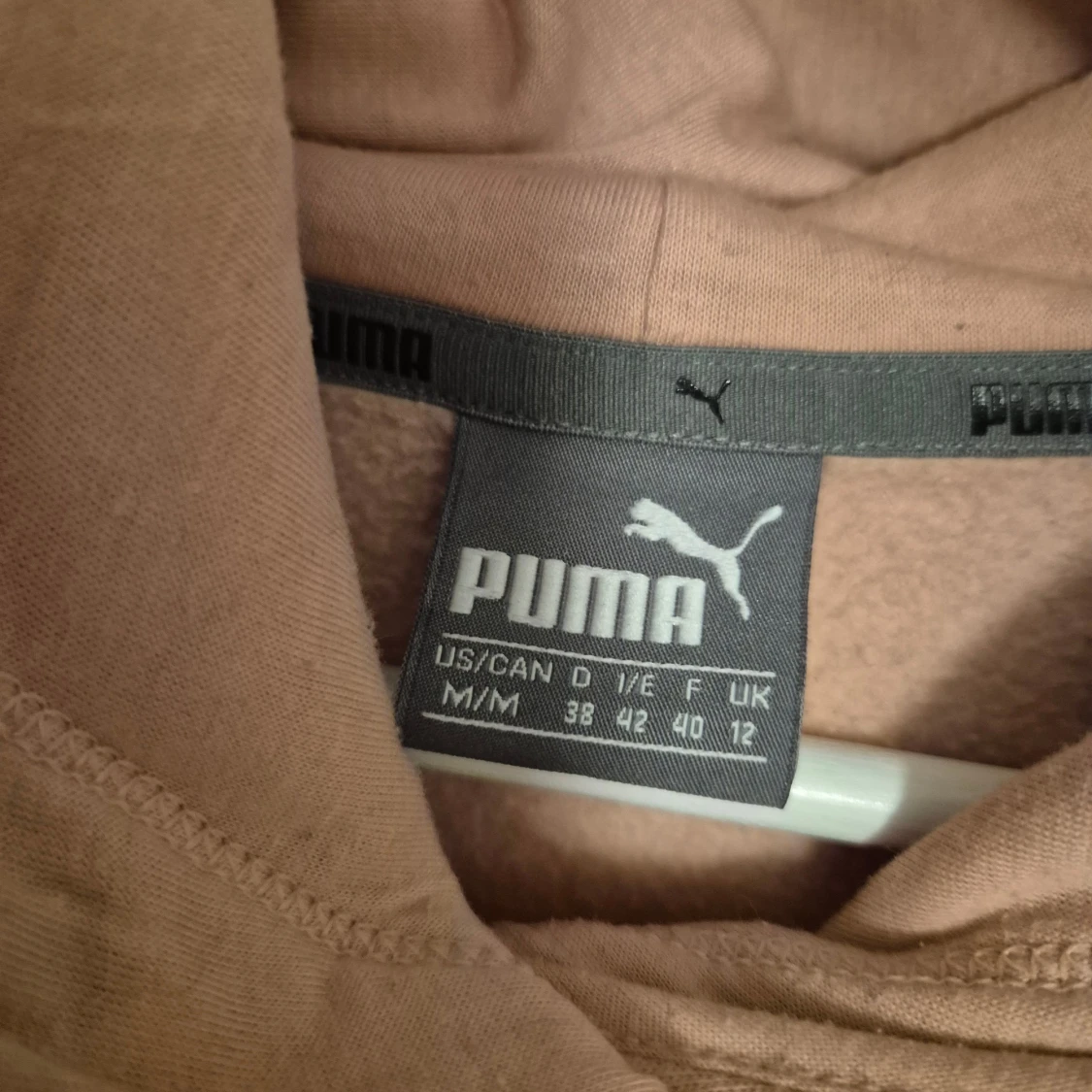 Rosa/Beige hoodie från Puma med logga - 1