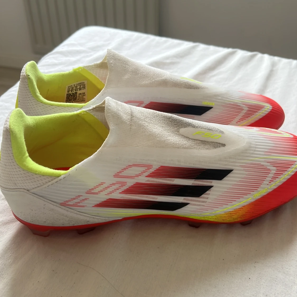 Adidas F50 fotbollsskor vit/röd - 2