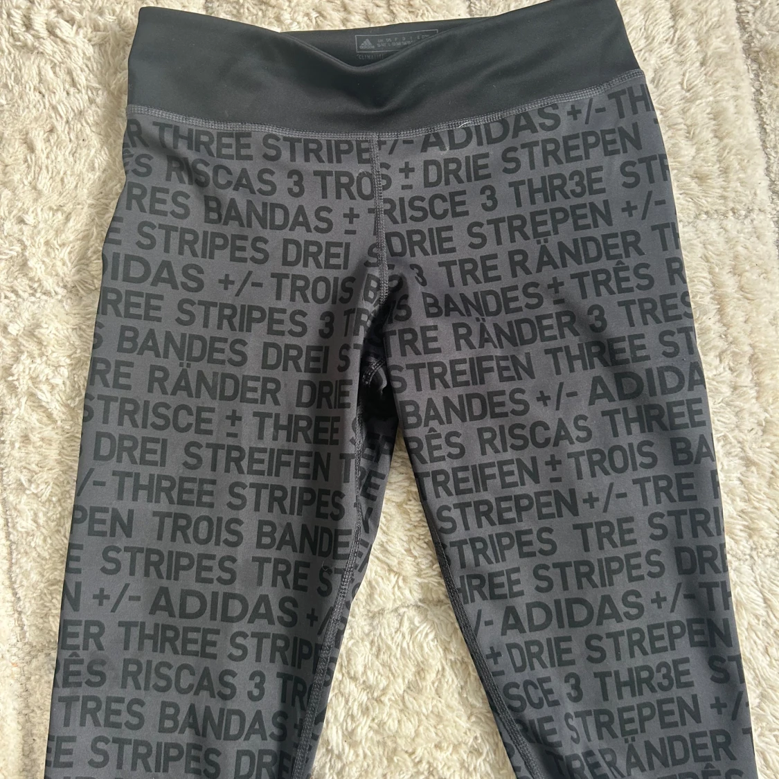 Svarta Adidas leggings - 1