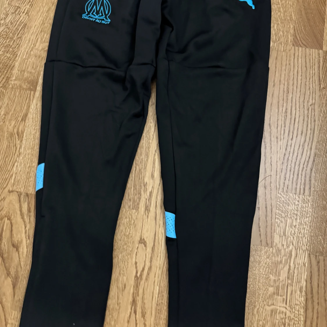 Svarta Puma träningsbyxor OM - 1