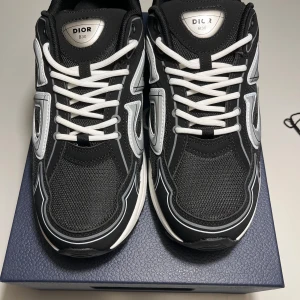 B30 skor - 10/10 kvalite B30! Lite små i storleken