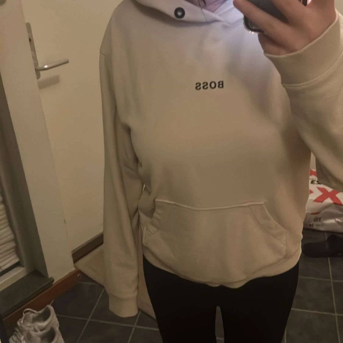Beige hoodie från BOSS med huva