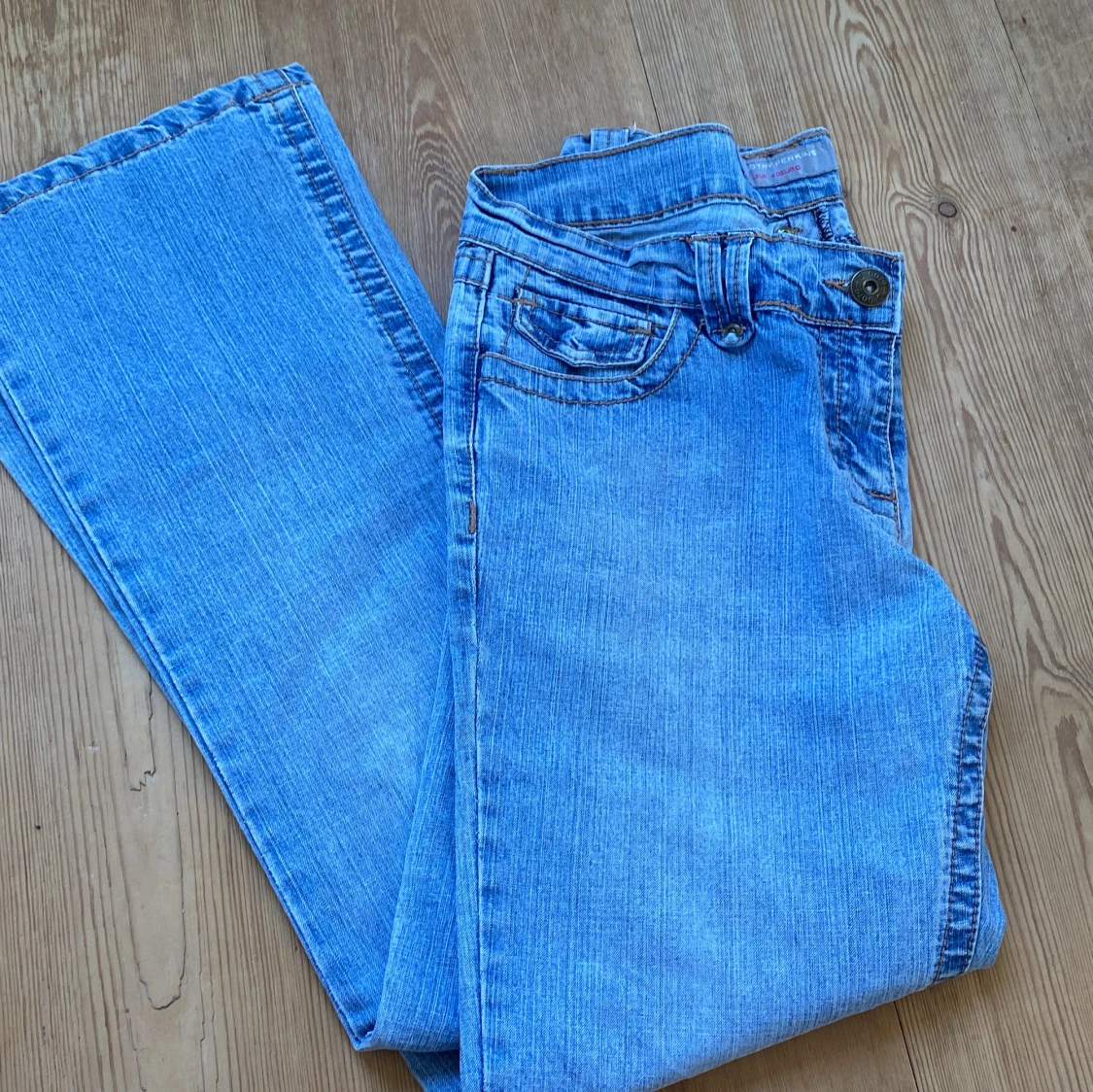 Blå bootcut jeans från Dorothy Perkins