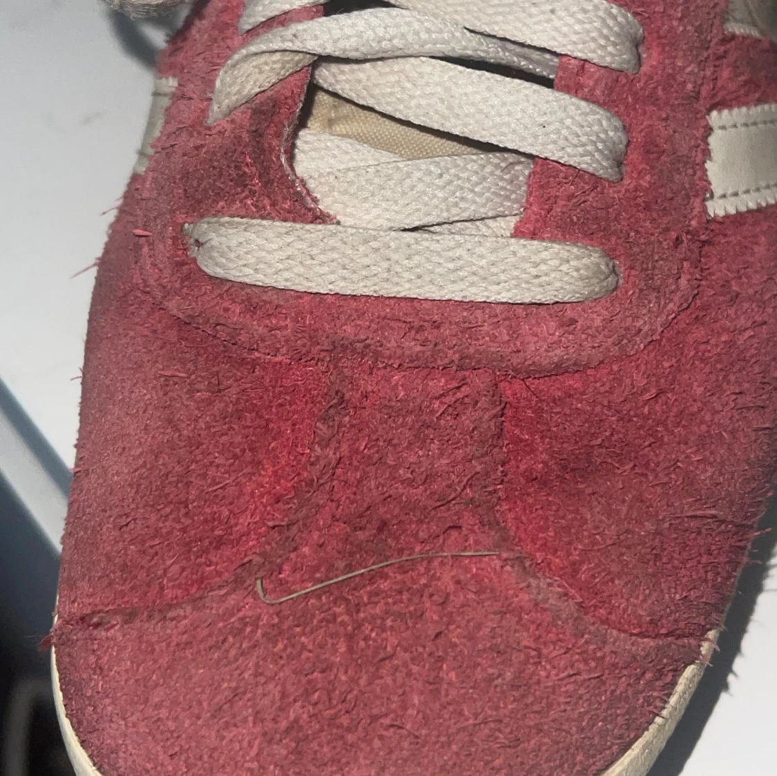 Adidas Gazelle röda sneakers mocka - 3