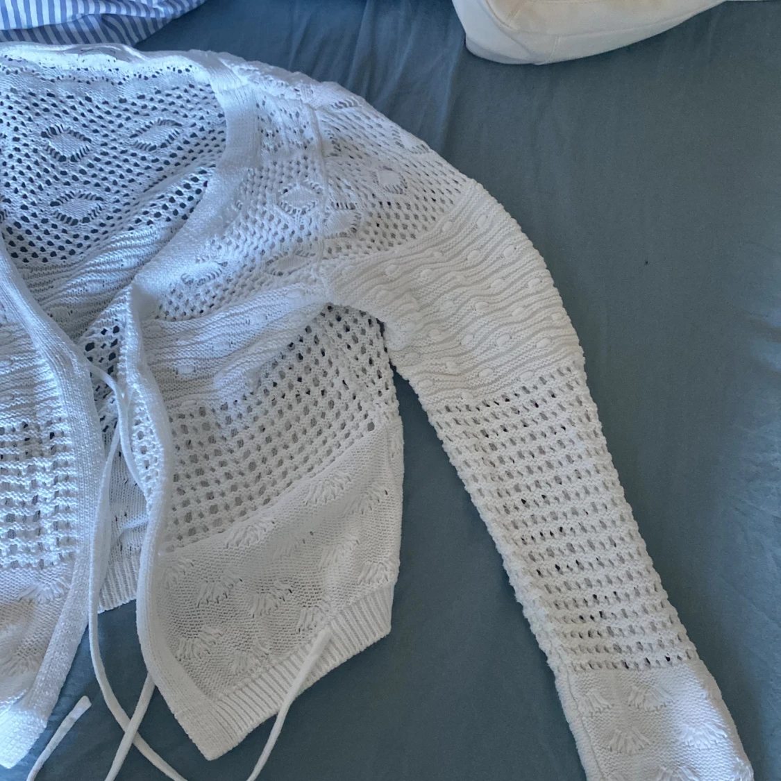 Vit stickad kofta - 1