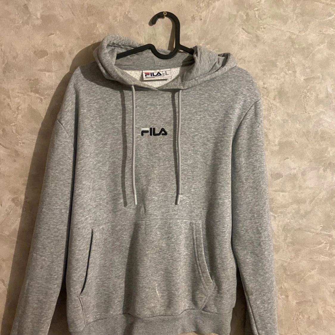 Grå hoodie från FILA 