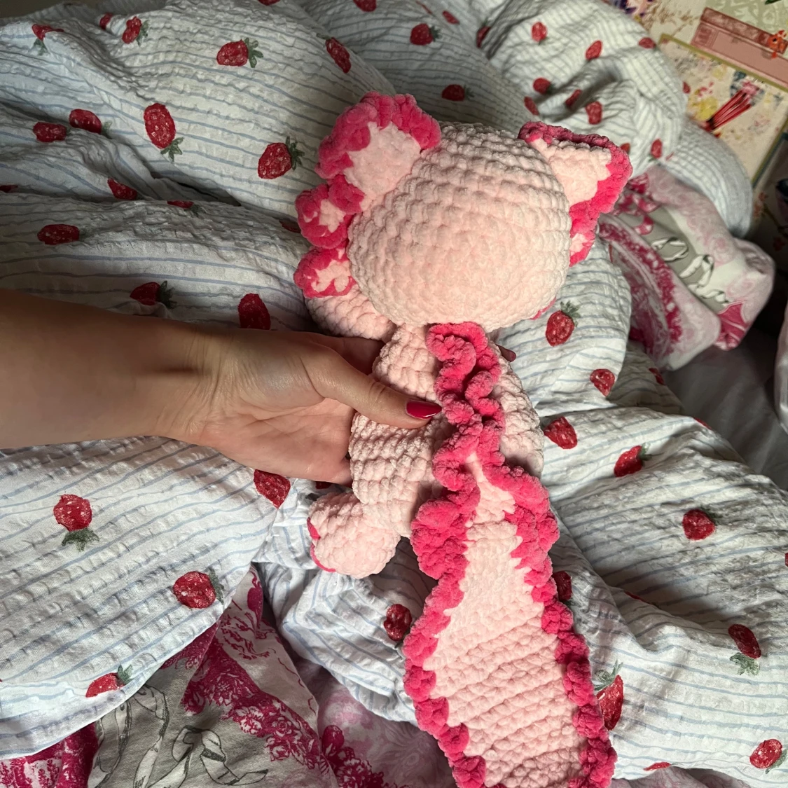 Virkad rosa salamander-katt - 2